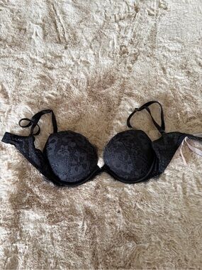 Never worn Victoria secret bra